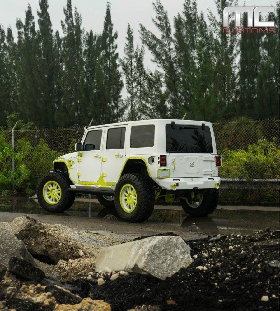  Jeep Wrangler Ultimate in White by MC Customs 2016 года  (фото 2 из 9)
